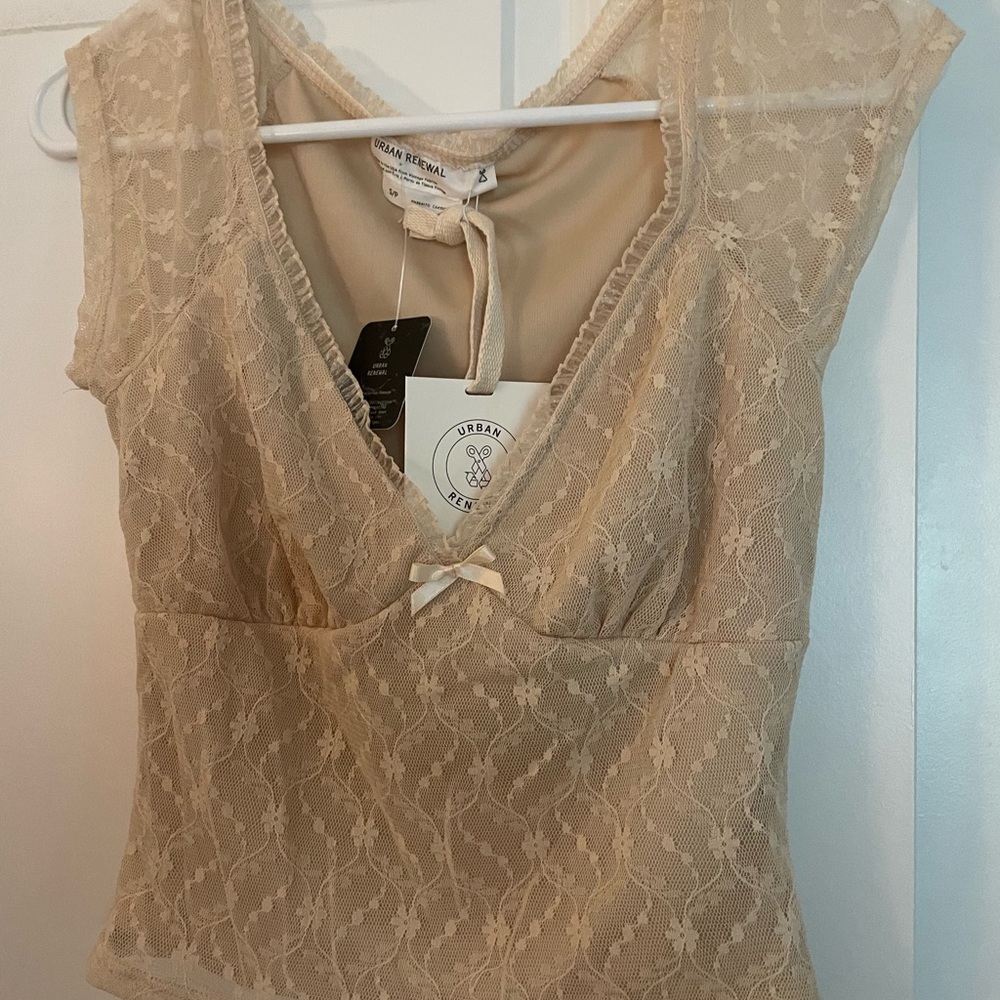 Brand new urban renewal top soooo cute accidentally ordered two